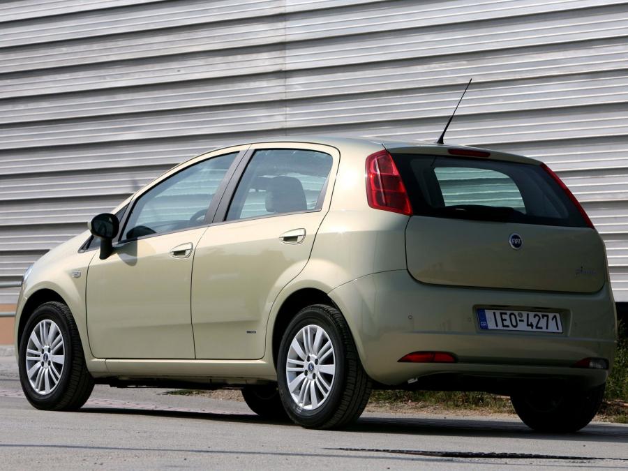  Fiat Grande Punto 5-Door 2005 года  (фото 2 из 14)